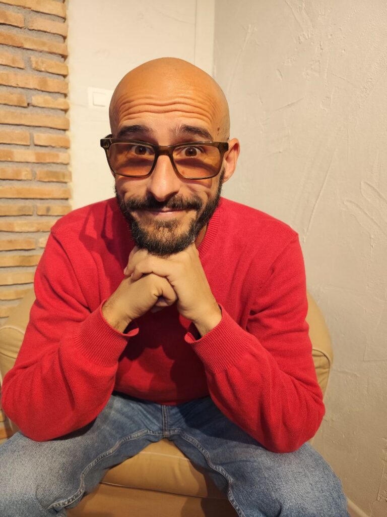 Psicólogo especializado en terapia individual para el bienestar emocional